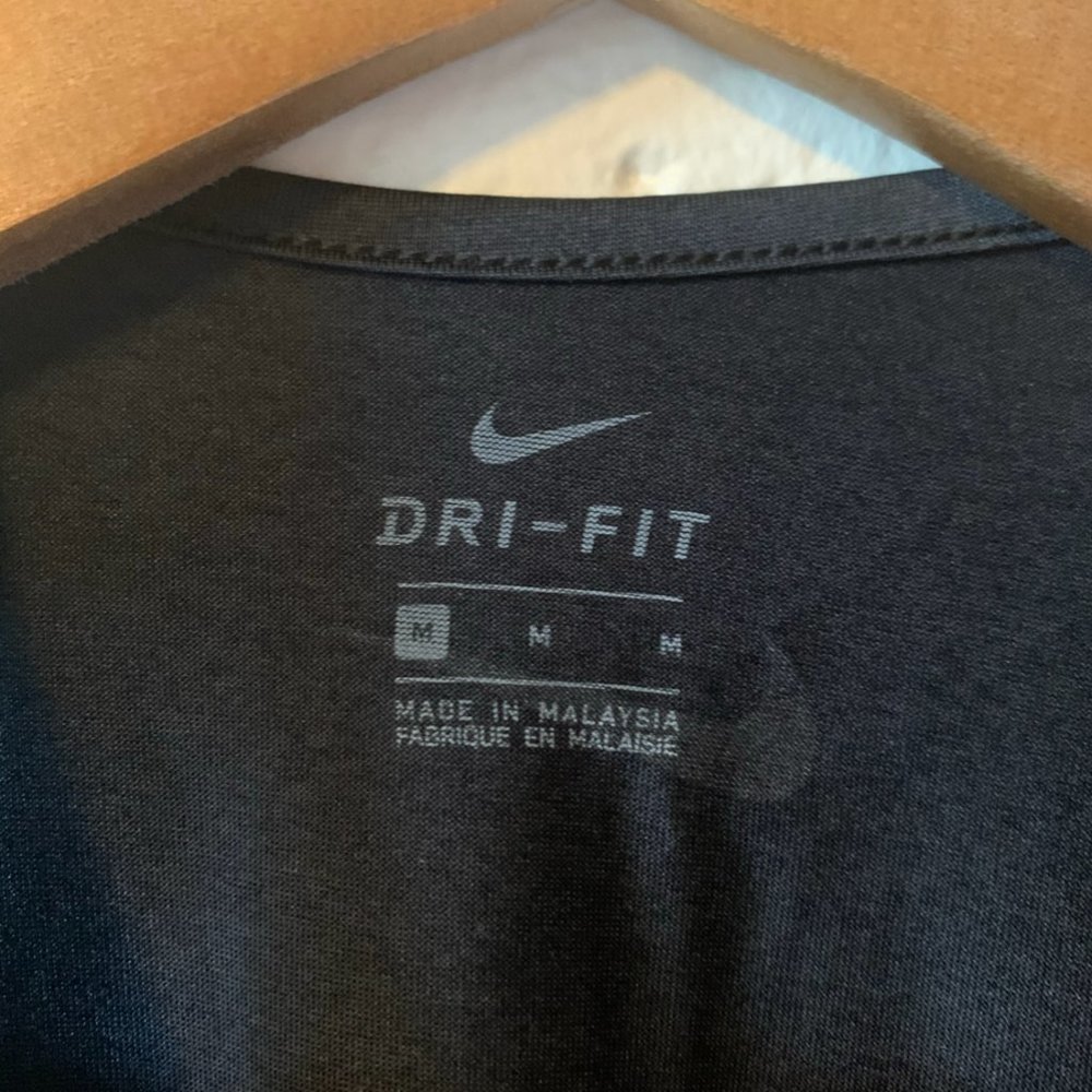 Nike Tank - Picture 3 of 5
